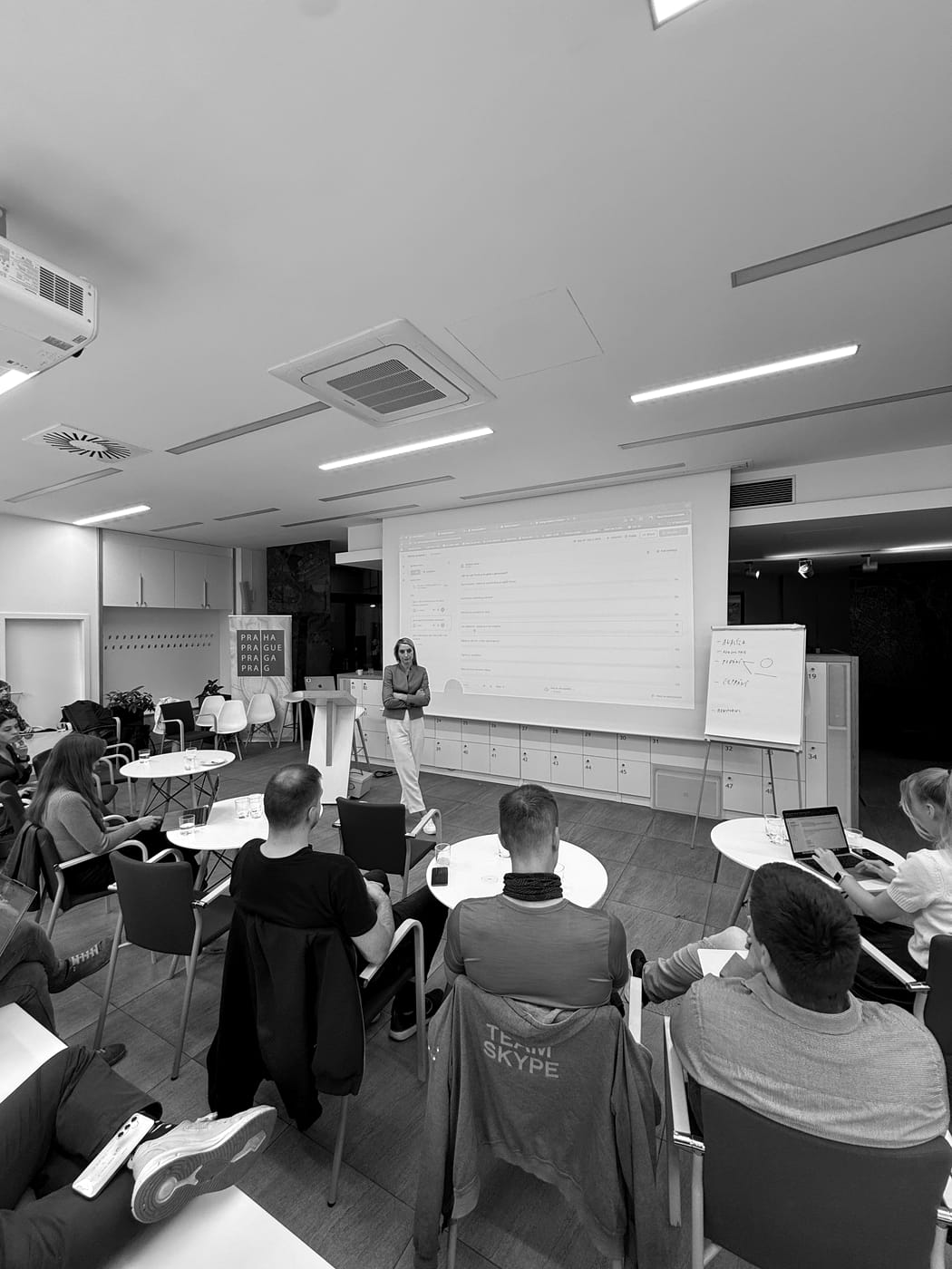 Lucie Krulichová leading a design workshop for Startup Academy in Prague.